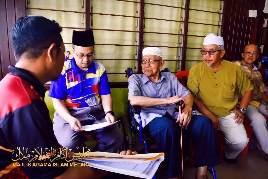 Majlis Penyampaian Geran Tanah kepada MAIM